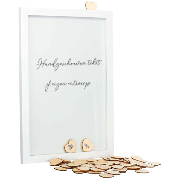 Een witte staande fotolijst met een opdruk welke naar eigen wens aangepast kan worden naar een tekst in eigen handschrift of ontwerp